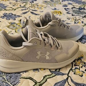 Under Armour Sneakers